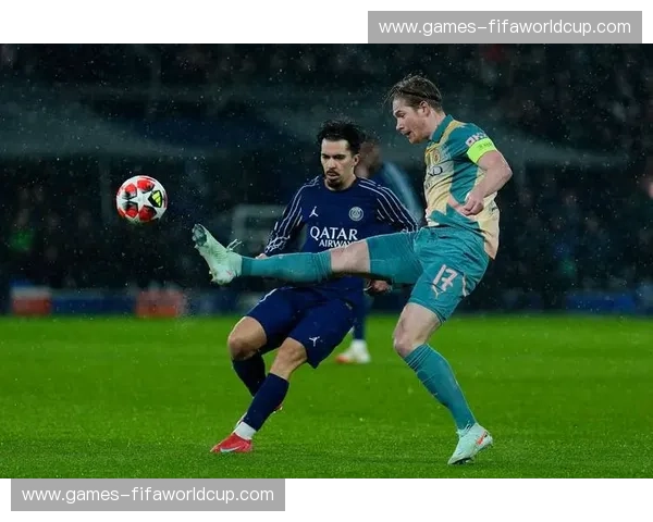 【巅峰对决】菲独立vs桑托斯：足坛绝代双骄，谁主沉浮？